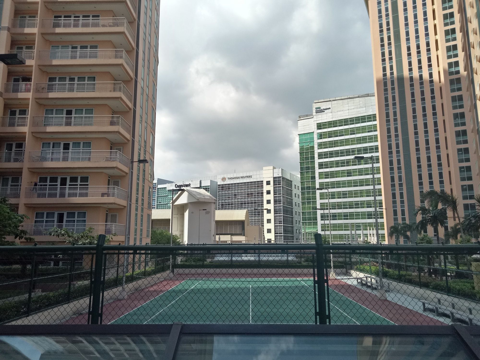 Venice Mckinley Hill Taguig Bgc Bagian luar foto